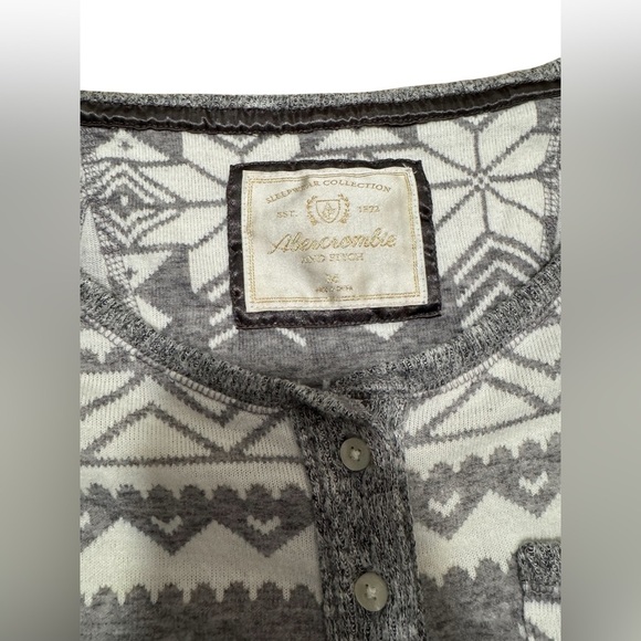 Abercrombie &β Fitch Sleeper Romper Fair Isle Knit Henley Medium Gray White - Picture 5 of 7